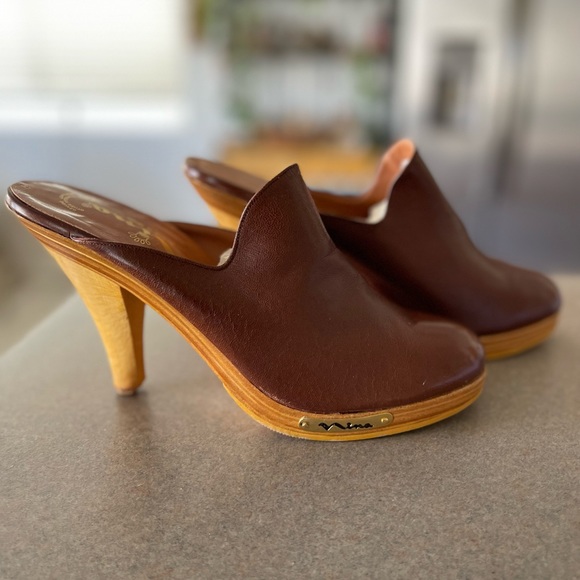 Nina Shoes - Vintage Nina Leather & Wood Heeled Clogs Size 8